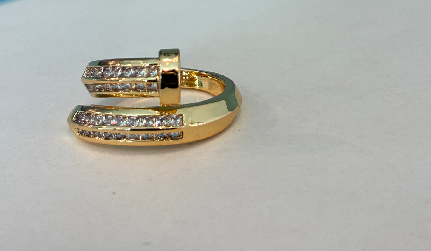 L’Clou ring