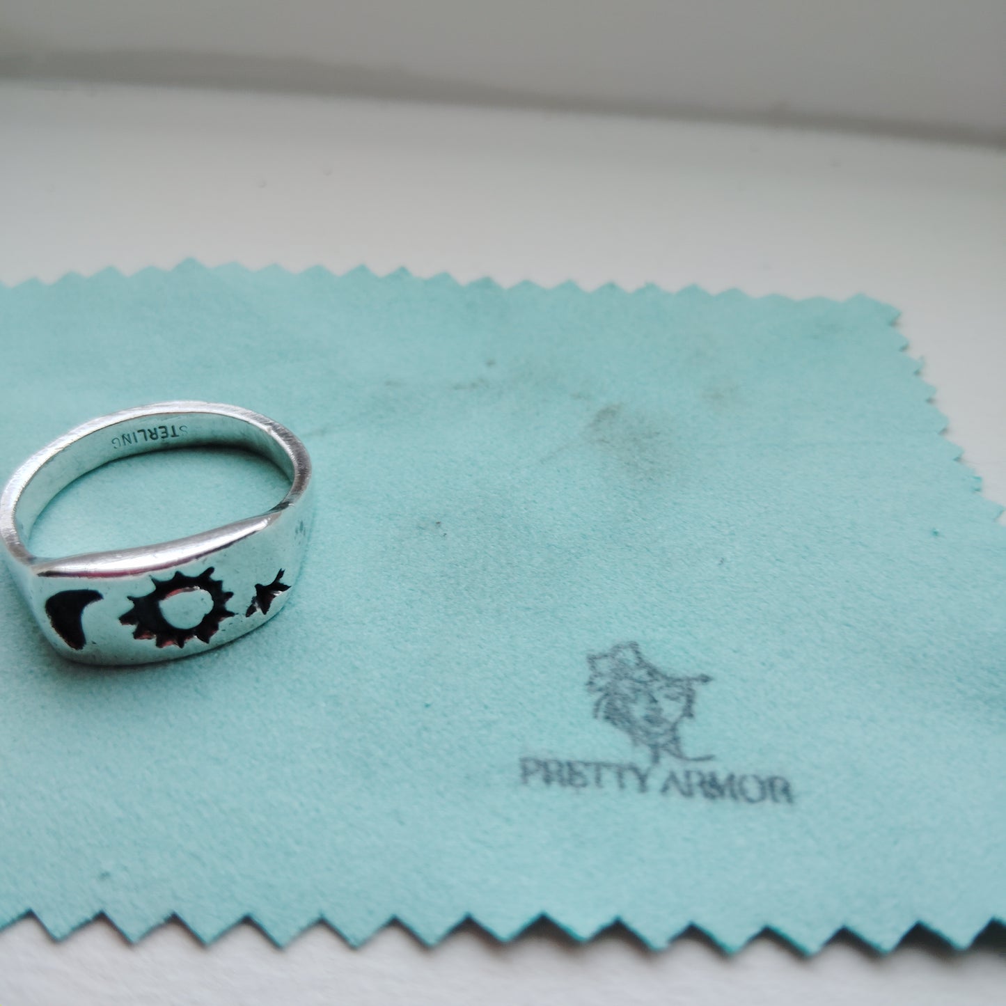 Jewelry cleaning cloths