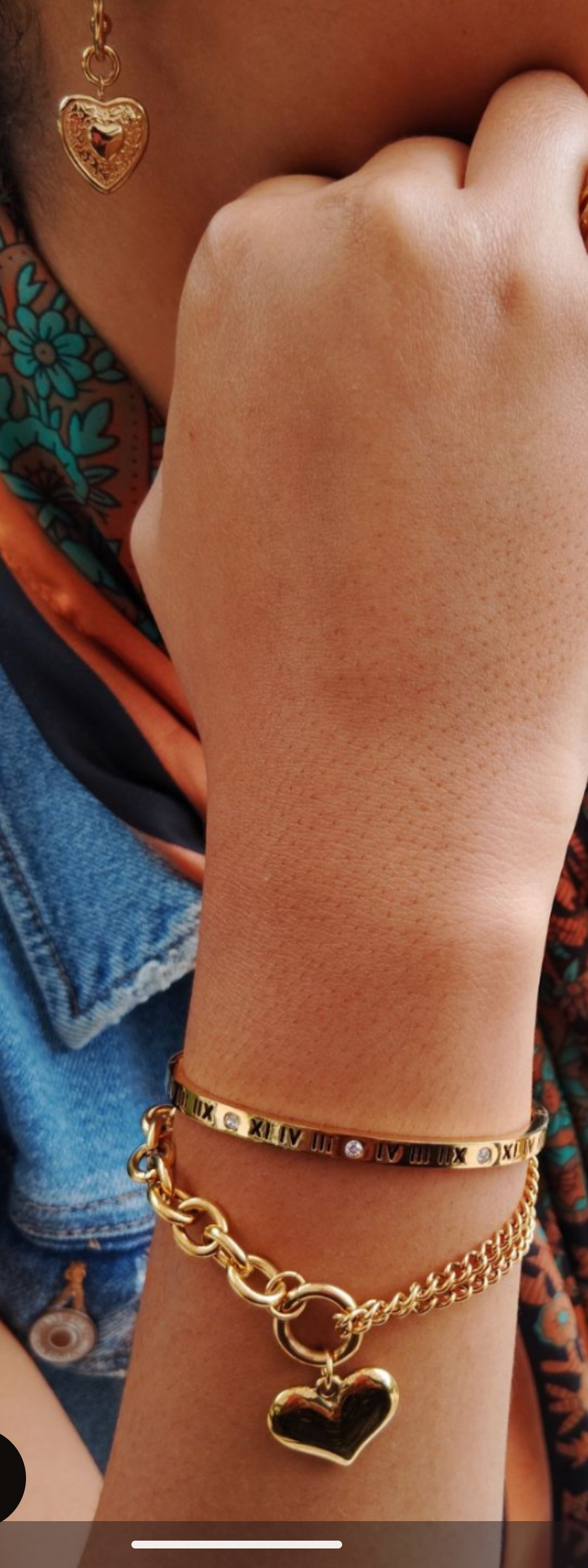 Puff heart in chains bracelet. 18K gold triple plated stainless steel.High quality