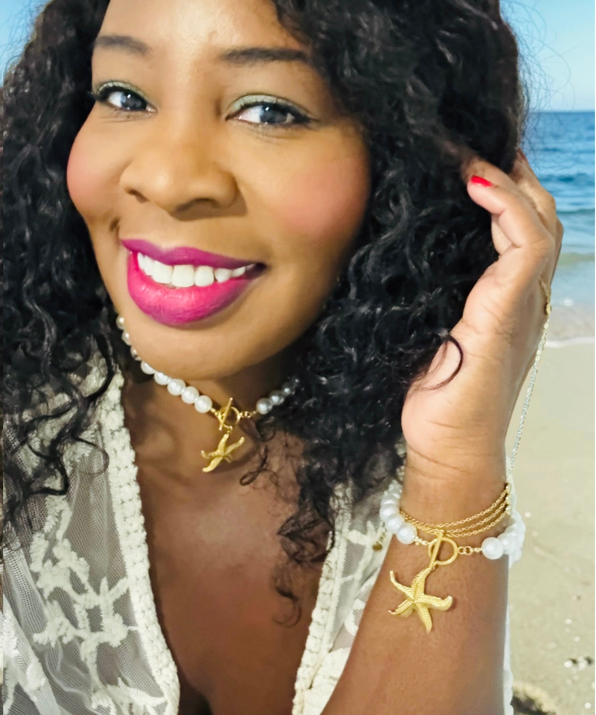 Star fish and pearls necklace and bracelet set.