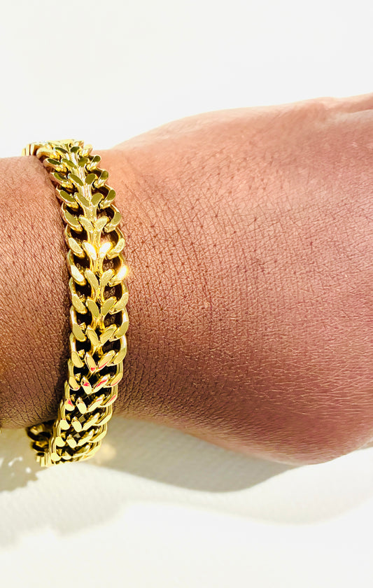 Double curb linked bracelet