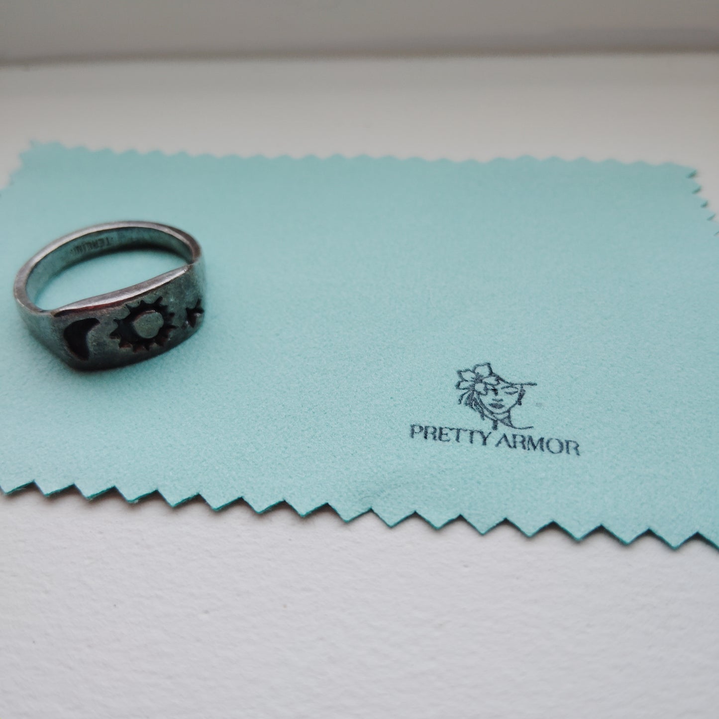 Jewelry cleaning cloths