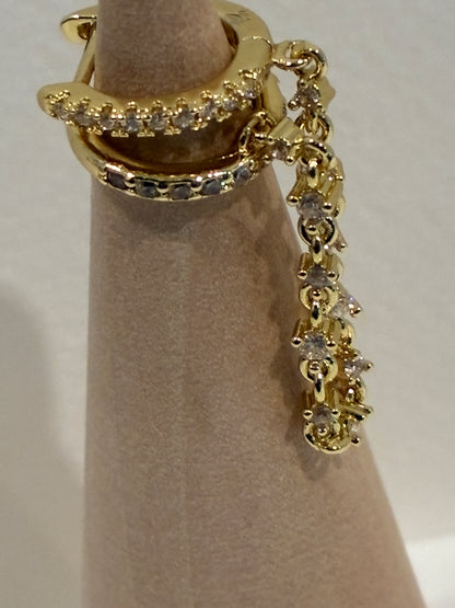 Gold swoop ear cuff