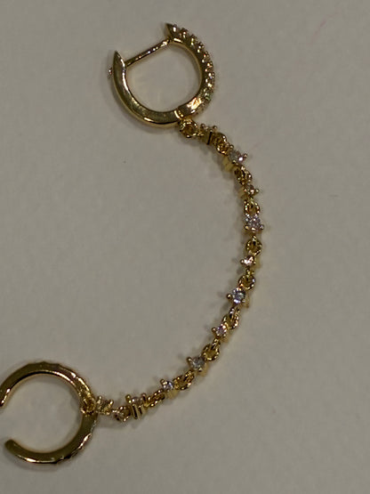 Gold swoop ear cuff