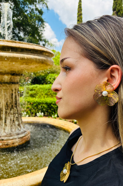 ￼ White Baroque pearl cocktail, ￼necklace, earring, and ring set.