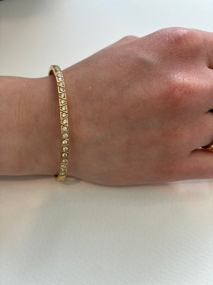 Tennis bangle