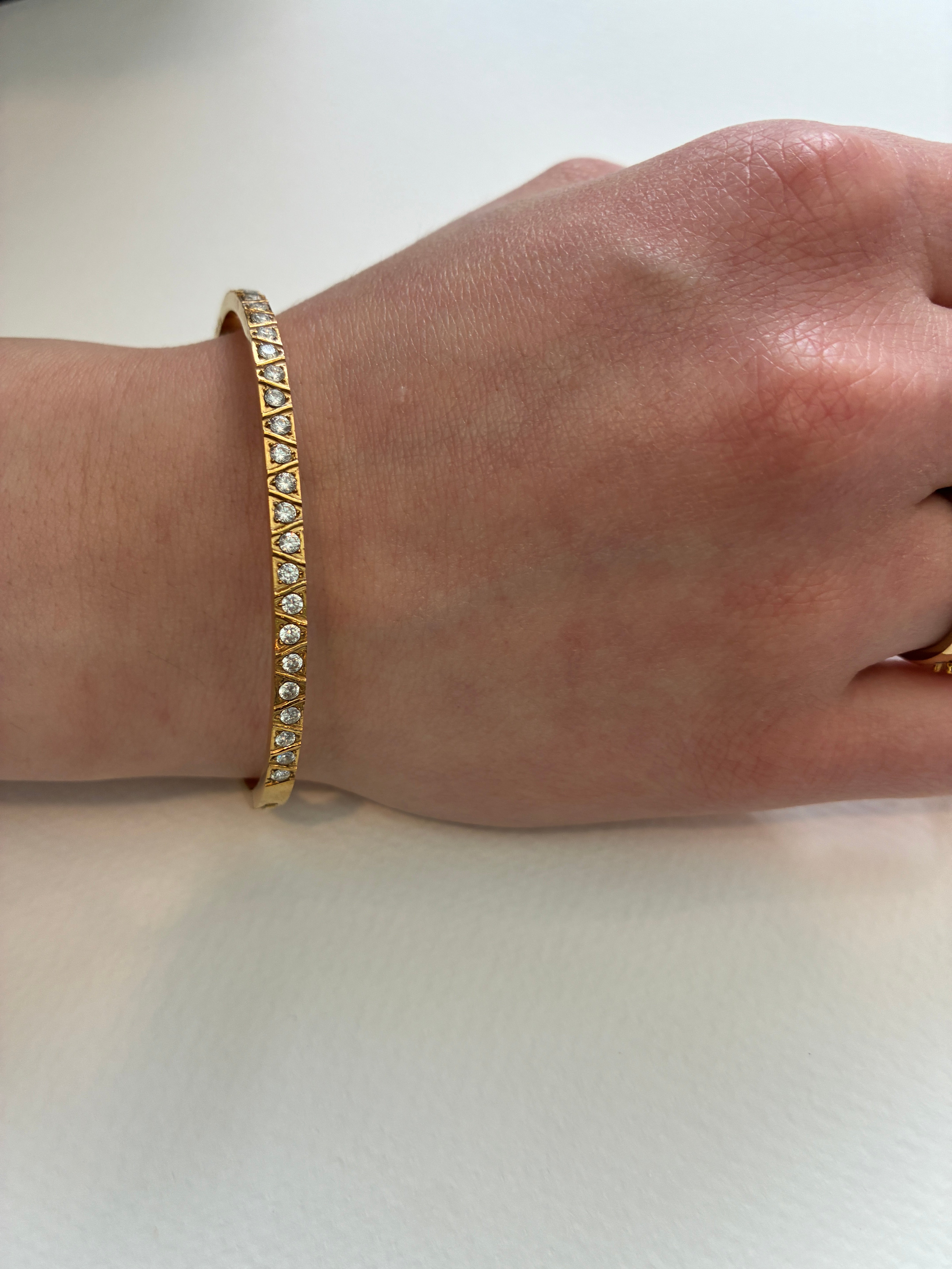 Tennis bangle