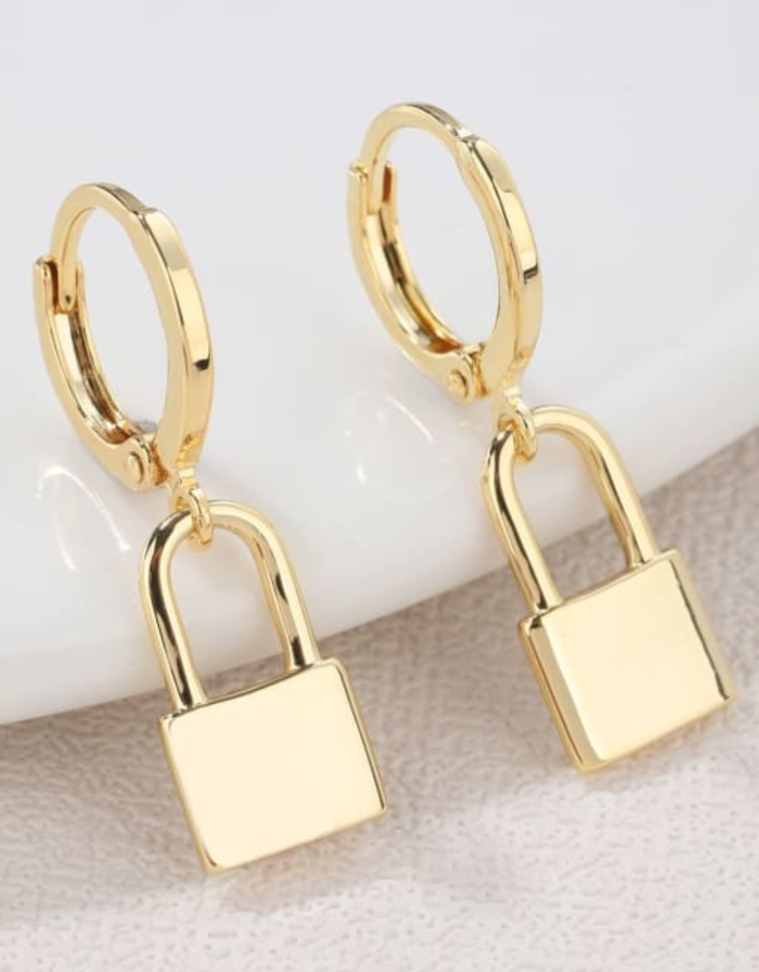 925 Sterling silver lock drop earrings plated with 18k gold🥇